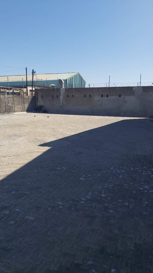 To Let Commercial Property for Rent in Sidwell Eastern Cape